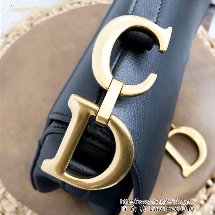 DIOR迪奧 爆款 Dior Saddle 馬鞍包 新款手掌紋 時尚達人必備單品  zdo1214